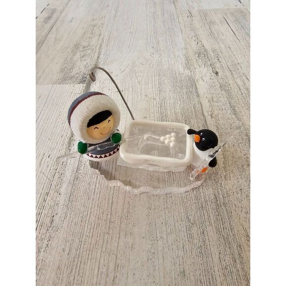 Hallmark Eskimo friends 1996 ornament pool Xmas - Picture 1 of 6